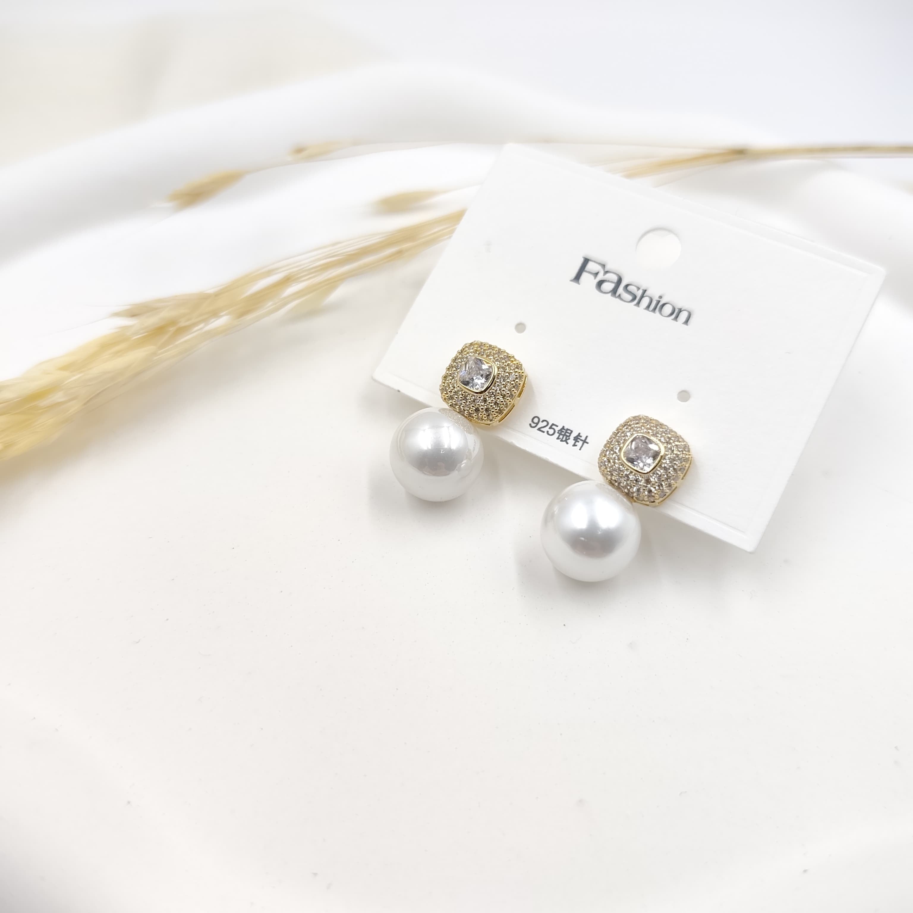 Zirkon Küpe Gold 44